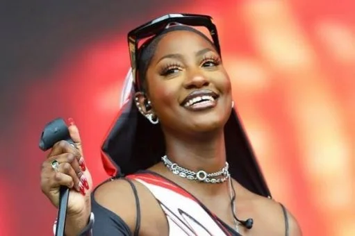 Tems trades 9-5 for Grammys, dreams bigger than fame
