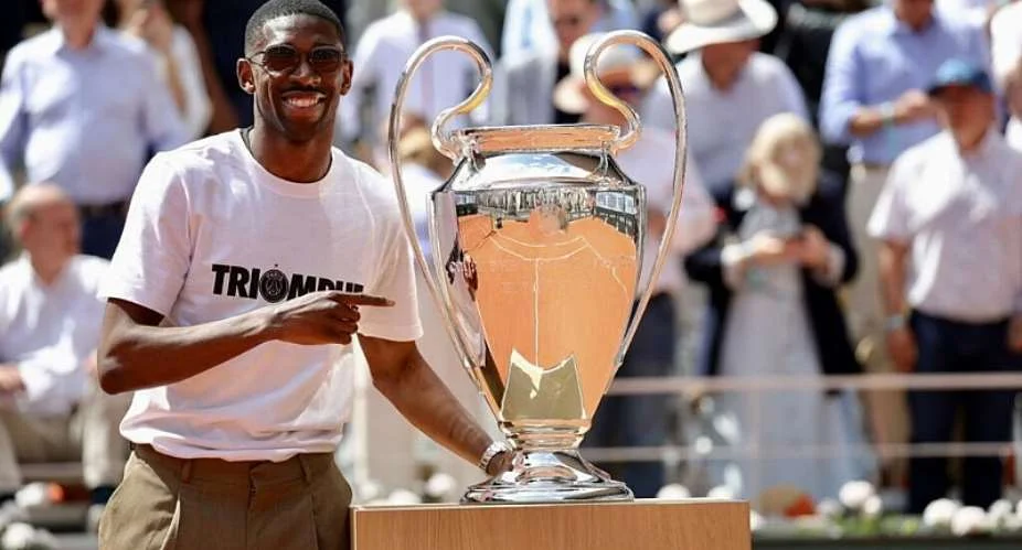 Tennis Crowd Goes Crazy As Dembele Parades Trophy