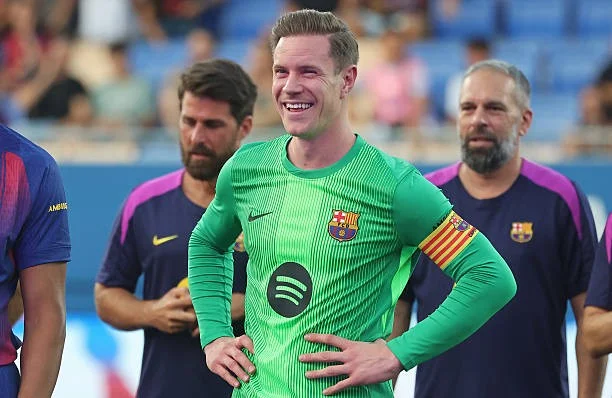 Ter Stegen linked to January exit as Man United leads race