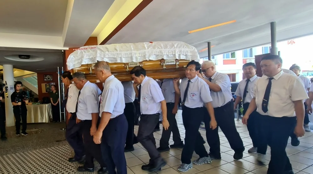 Tiong Hiew King honored at Sibu funeral