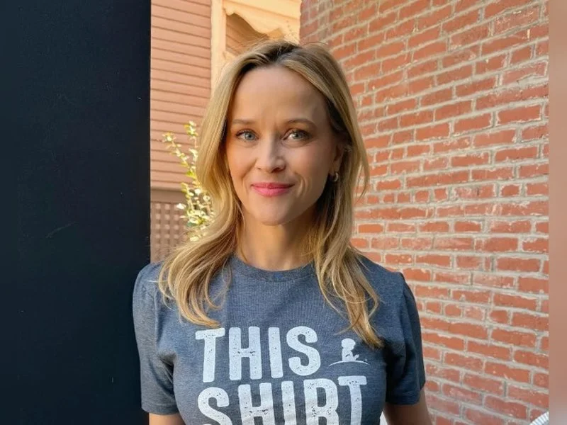 Tired Reese Witherspoon tells son Tennessee to eat cookies