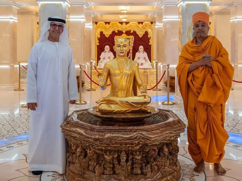 UAE official tours Hindu temple amid conversion fears