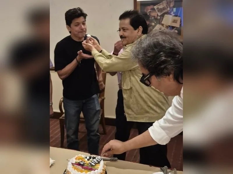 Udit Narayan rings in 70 with star power and sing-alongs