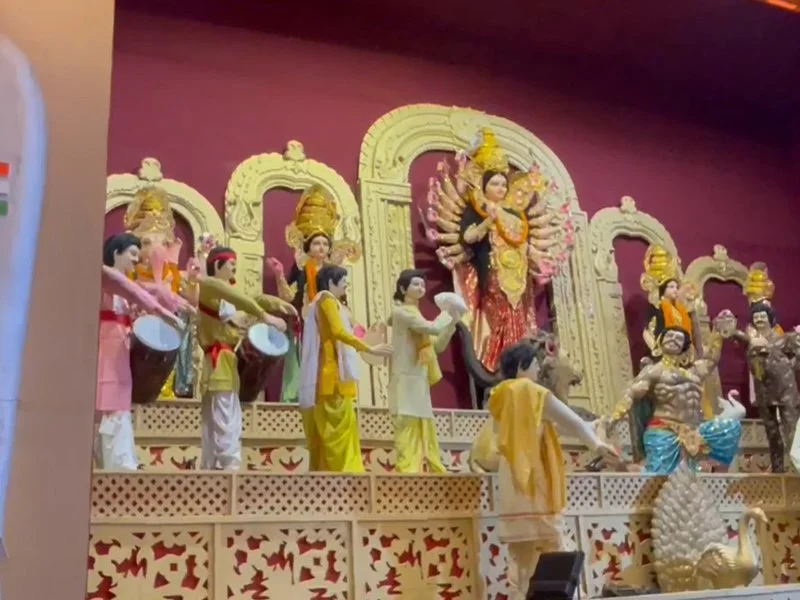 Varanasi goes full Bengal with missile pandals