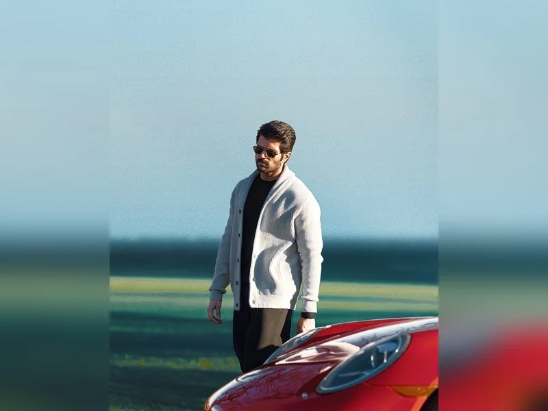Vijay Deverakonda fans chase Ladakh milestone, breakup blues included
