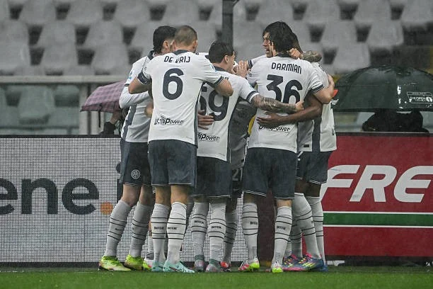 Zalewski Stunner and Asllani Pen Sink Torino