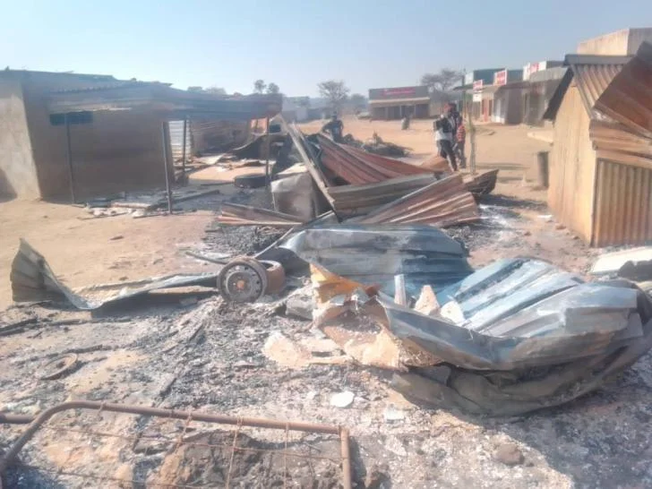 Zanu-PF, Nkayi vendors brawl as stalls burn