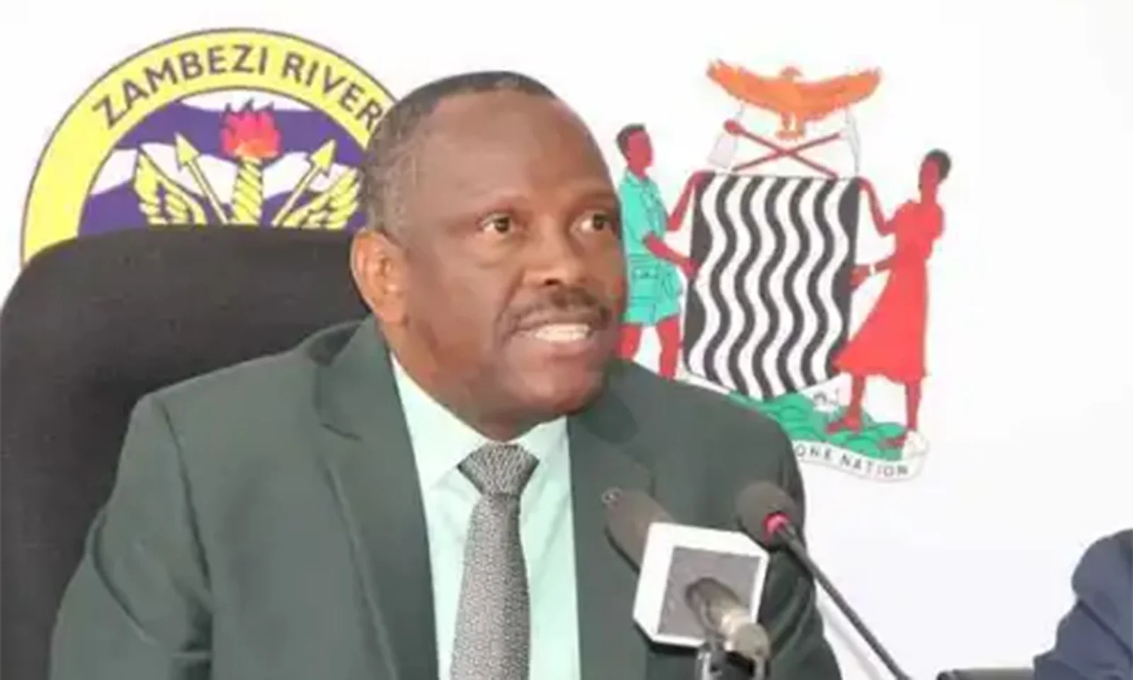 Zim ditches fuel tax, wins Zambia’s praise