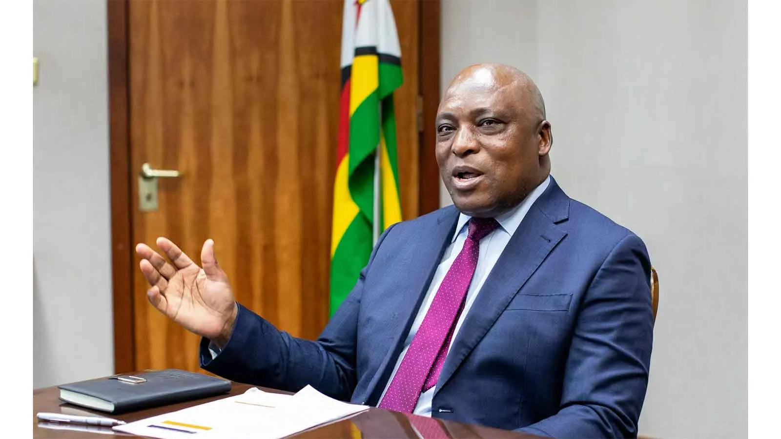 Zimbabwe suspends gold miner currency rule