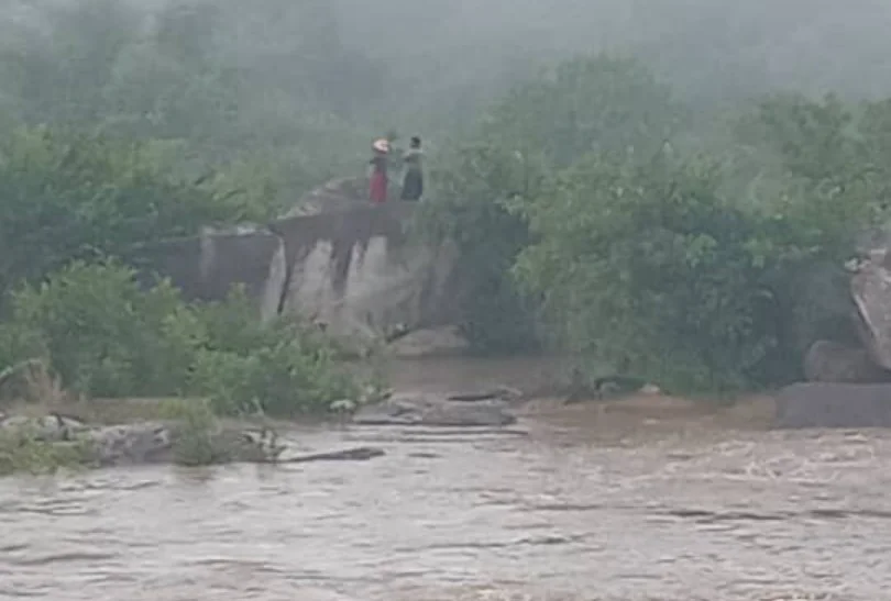 Zimbabwe's village chiefs eye fines for dumb river crossing moves