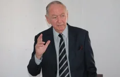 Eddie Cross backs off president family claims.webp