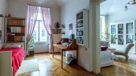 Good angles drive up SPB flat prices with water views.webp