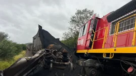 Train Crash Near Gwanda Injures Crew, Tourists Safe.webp