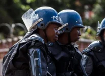 Cops flood streets so businesses stay open.webp