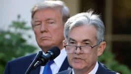 Trump says no plans to fire Fed chief Powell.webp