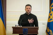 Trump plots to hand Crimea to Putin.webp