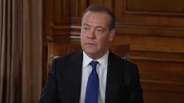 Medvedev Roasts Trump Claim US Won WW2.webp