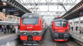 Railways Raid Flight Chaos With 5000 Extra Seats.webp