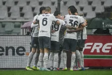 Zalewski Stunner and Asllani Pen Sink Torino.webp