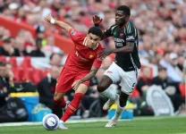 Title Party Paused as Arsenal Hold Liverpool.webp