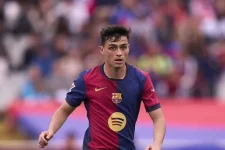 Pedri Hails Raphinha Heroics in Epic Clasico.webp