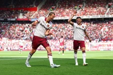 Hammers Crush United in Old Trafford Rout.webp
