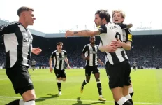 Magpies Dismantle Chelsea in Epic Home Rout.webp