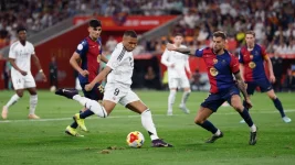Title Race Explodes in Clasico Showdown.webp
