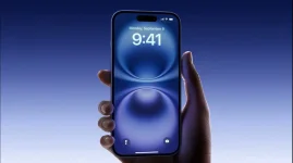 TikToks Transparent Phone Prank Has Everyone Trippin.webp