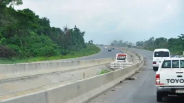 Expressway Joints Collapse Triggers Lagos Ibadan Chaos.webp