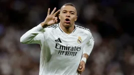 Mbappe storms to Golden Shoe glory over Salah.webp