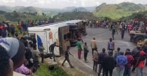 18 Hurt as Bus Flips on Kisoro Highway.webp