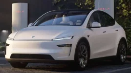 Tesla Bull Ditches Stock Before Robotaxi Disaster.webp