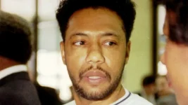 Trump Lets Gang Boss Hoover Walk in Clemency Spree.webp