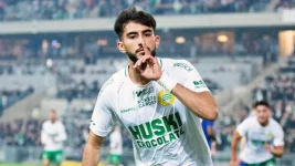Iraqs World Cup Hopes Crushed by Star Injury.webp
