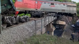 Kursk Bridge Collapse Sends Train Cars Flying.webp