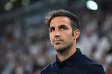 Fabregas Snubs Inter Pledges Loyalty to Como.webp