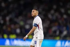 Mbappe Fumes Over Ref Drama in Spain Defeat.webp