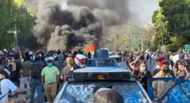 LA Protesters Torch 600k Waymo Robotaxis.webp