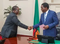 Zim VP Storms Zambia to Mourn Fallen President.webp
