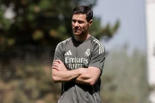 Xabi Under Fire Over Mbappe Reliance at Real.webp