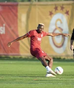 Clubs Sweat as Osimhen Hints Move.webp