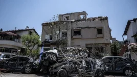 Iran Vows to Wreck US UK French Bases.webp