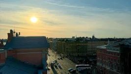 St Petersburg Sizzles as Thermometer Tops 24C.webp