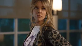 Kaitlin Olson Wows Fans as Genius Cop on High Potential.webp