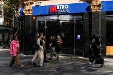 Metro Bank Shares Surge After Takeover Interest from Pollen Street.webp
