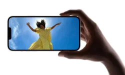 Dual Laser Autofocus Makes iPhone Photos Pin Sharp.webp