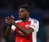Partey's Future at Arsenal Uncertain as Contract Talks Stall.webp