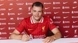 Liverpool signs Florian Wirtz from Bayer Leverkusen.webp