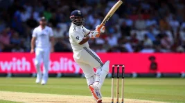 Karthik Talks Sexy and Silly in Pant's Unpredictable Batting.webp